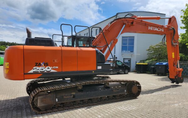 Hitachi ZX250CLN-6 – Bild 6
