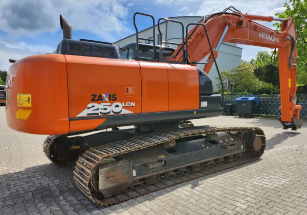 Hitachi ZX250CLN-6 – Bild 7
